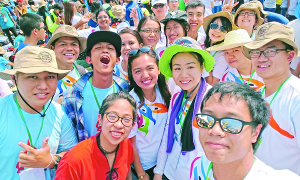 Take risks, make a ruckus pope tells young people in apostolic exhortation Take risks, make a ruckus pope tells young people in apostolic exhortation