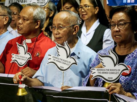Philippine churches urged to  spur peace efforts with rebels