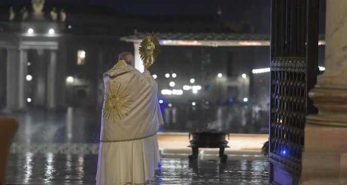 Pope Francis special Urbi et Orbi, March 27/28, still online