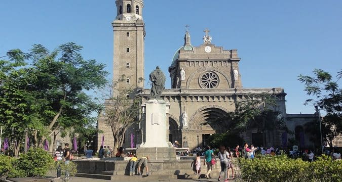 Manila Cathedral reopens after Covid-19 closure