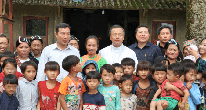 Reaching out to impoverished Hmong in Vietnam’s northern highlands