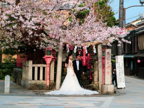 Unusual Japanese weddings may show new way for Church