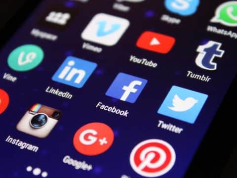 Navigating safely, living responsibly: young friends and the Internet