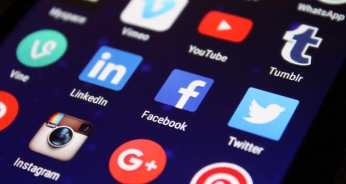 Navigating safely, living responsibly: young friends and the Internet