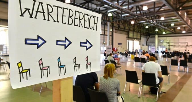 Some European bishops cautiously back Covid-19 vaccination requirement