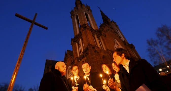 Pope calls on Russian Catholics to work toward communion
