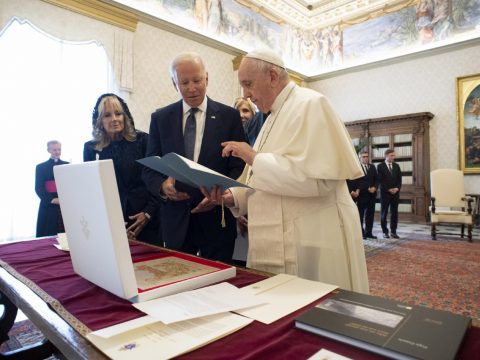 Biden thanks pope for speaking up for the poor, fighting climate crisis