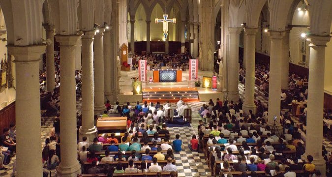 Builders of unity, young people hold Taizé prayer online