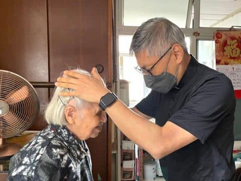 Family reunions for the elderly