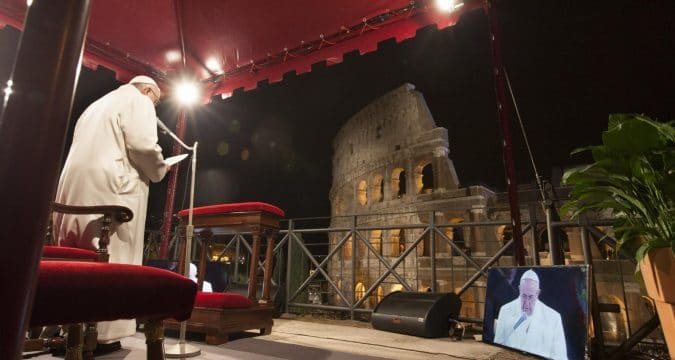 Pope asks families to write 2022 Way of the Cross meditations￼