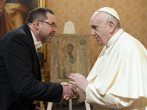 Pope officially welcomes Ukraine’s ambassador to the Holy See￼