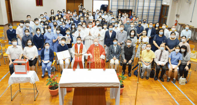 Graduation and May Crowning at Maryknoll Fathers’ School