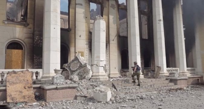 Pope urges world leaders to help end war in Ukraine