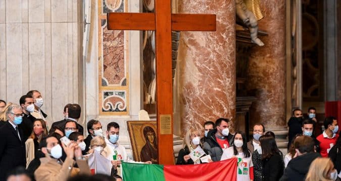 World Youth Day helps inspire young people to serve others, pope says