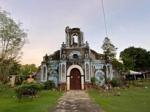 Rebuilding churches after Philippine quake