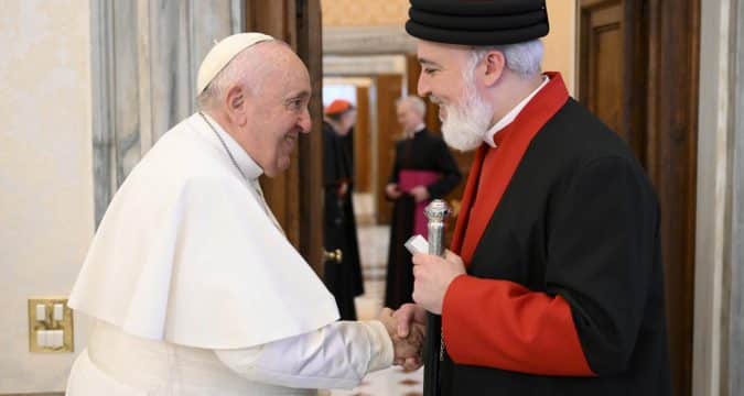 Pope says Catholics ready for common Easter date with Assyrian Church