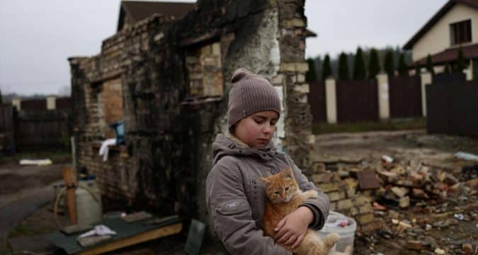 Pope says Vatican willing to broker Ukraine ceasefire