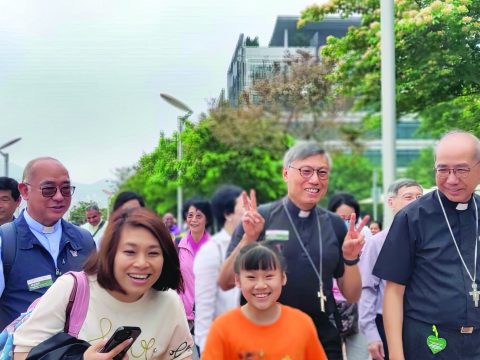 Thousands participate in fund-raising walkathon