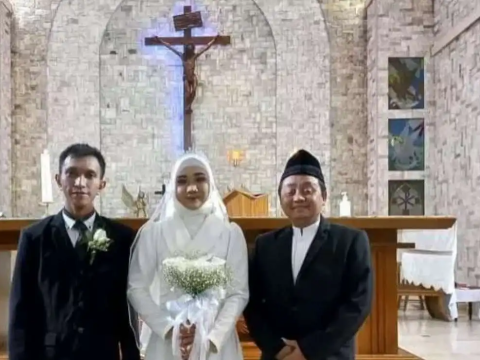 Indonesia’s top court issues circular against interfaith marriage