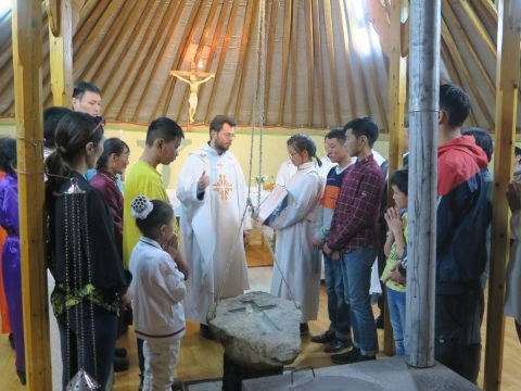 Mongolia trip shows pope’s love for ‘every single faithful,’ cardinal says