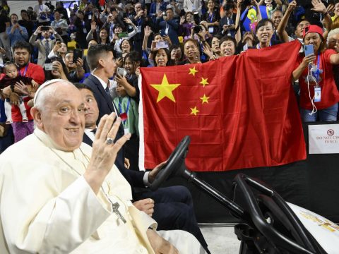 Be good Christians and good citizens, Pope Francis tells the Chinese faithful
