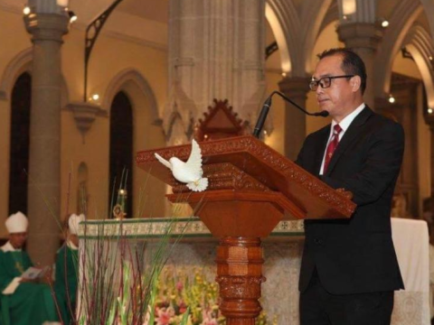 Migrant from Hong Kong to be ordained deacon in London