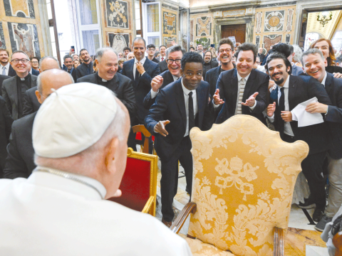 Pope swaps jokes with comedy stars