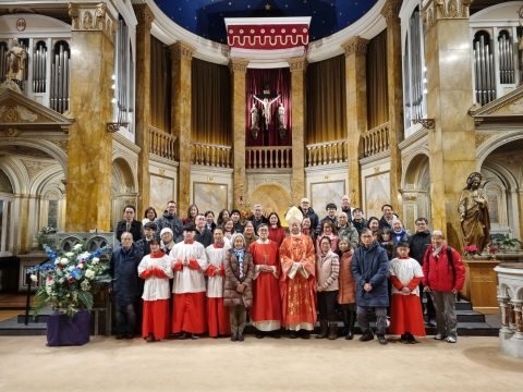 Archbishop Hon brings papal blessings to Chinese Catholics in Britain