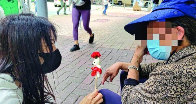Treat the homeless as friends, case worker says