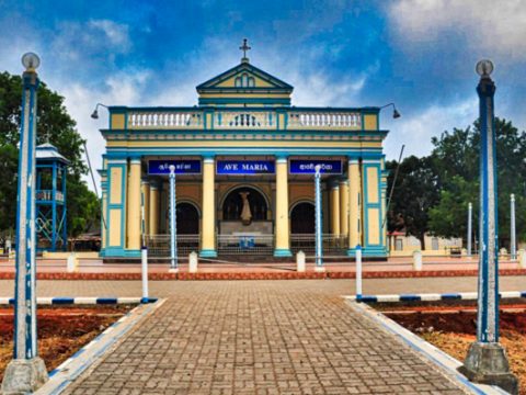 Our Lady of Madhu. Photo: lakpuratravels / Wikimedia CC BY 2.0