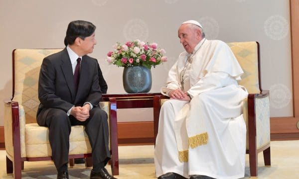 Pope and Japanese emperor in historic meeting