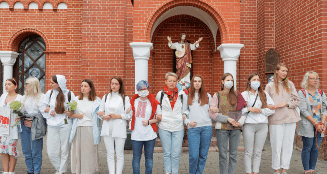 Catholic leaders in Belarus protest after police block church