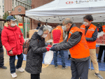 Cardinal Yeom distributing food at the soup kitchen in Myeongdong Cathedral. Photo: Committee for Communications, the Archdiocese of Seoul