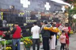 People pray at a columbarium in Bac Thanh Church in Nha Trang in February. Photo: UCANews