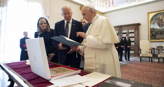 Biden thanks pope for speaking up for the poor, fighting climate crisis Biden thanks pope for speaking up for the poor, fighting climate crisis