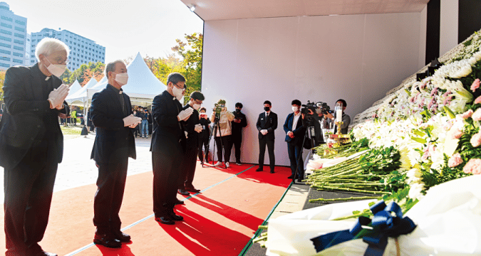 Archbishop of Seoul prayers for victims of Itaewon tragedy