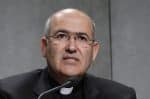 Liturgical elements must foster prayer and communion, pope says