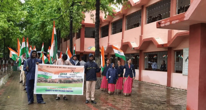 Police told to remove blockade of Indian Catholic school
