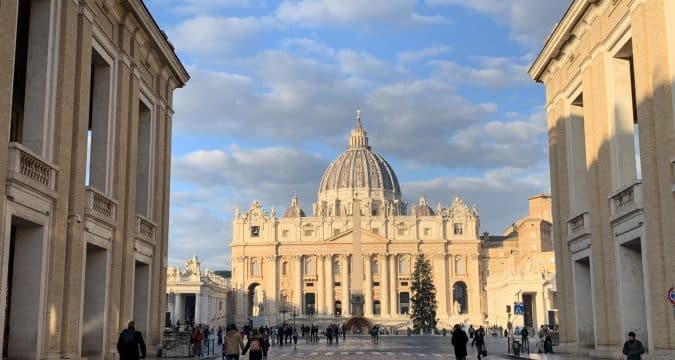 Pope establishes commission to boost donations to the Holy See