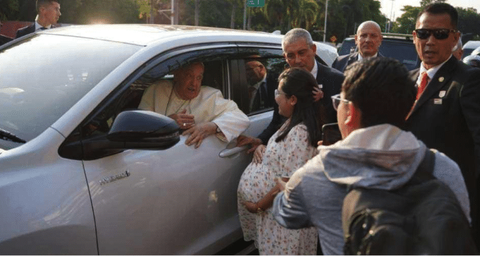 Jakarta: A moment with Pope Francis