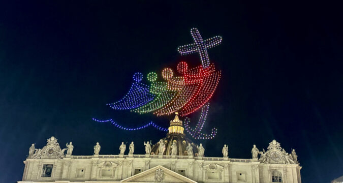 Amazing musical grace lights up St. Peter’s Square
