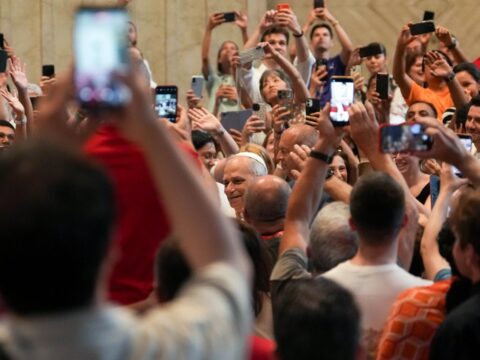 Pope’s communications day theme focuses on using media responsibly