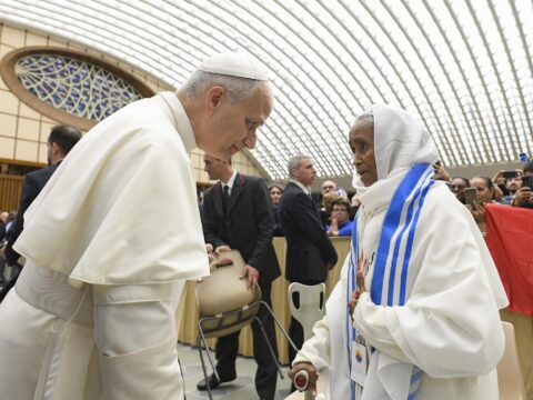 Opioid crisis, cruelty toward migrants are new social ills, pope says