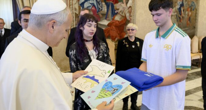 Pope meets young people returned to Ukraine from Russia