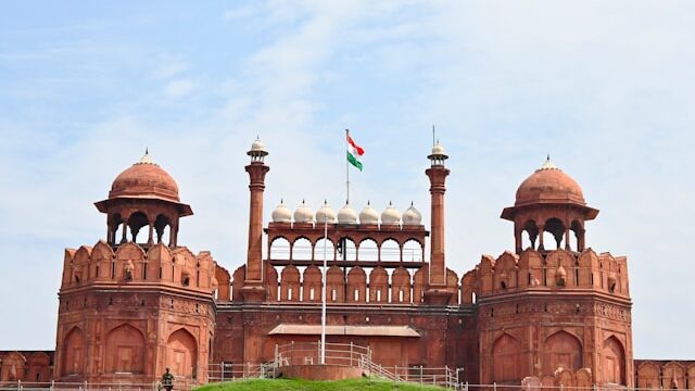 Twin blasts in India and Pakistan ignite fears of escalating extremism