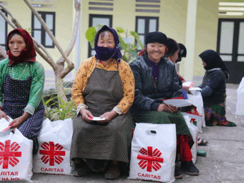 Caritas Hanoi extends aid to storm-hit communities in northern Vietnam Caritas Hanoi extends aid to storm-hit communities in northern Vietnam