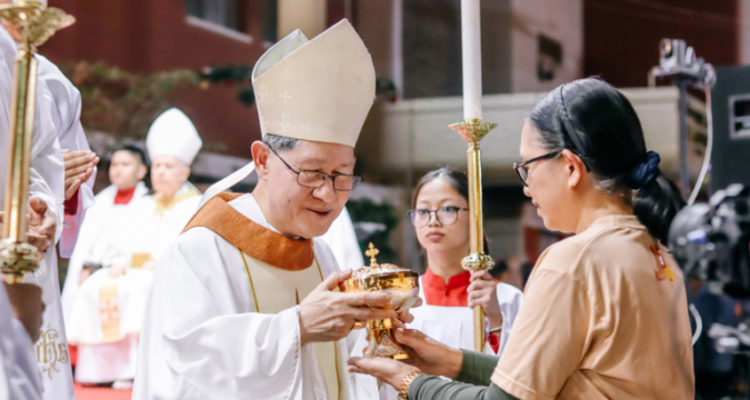 Thousands of Filipino OFWs at Simbang Gabi in Abu Dhabi