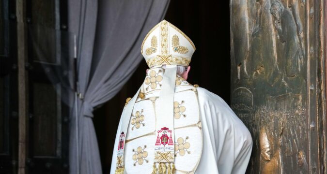 As Holy Doors close, cardinals emphasise God’s arms are always open As Holy Doors close, cardinals emphasise God’s arms are always open