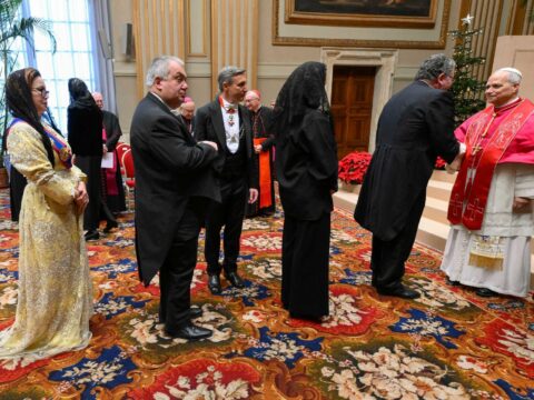 War back in vogue, pope warns diplomats 