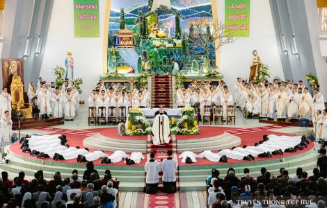 Sixty-one new deacons ordained in Vietnam